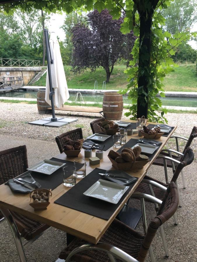 Bed and Breakfast L'Ile Aux Bateaux Buzet-sur-Baise Exterior foto